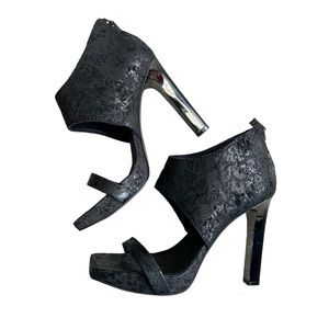 DKNY Heels Booties size 8